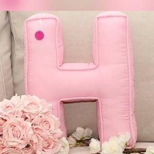 Meet your Posher, Hadil